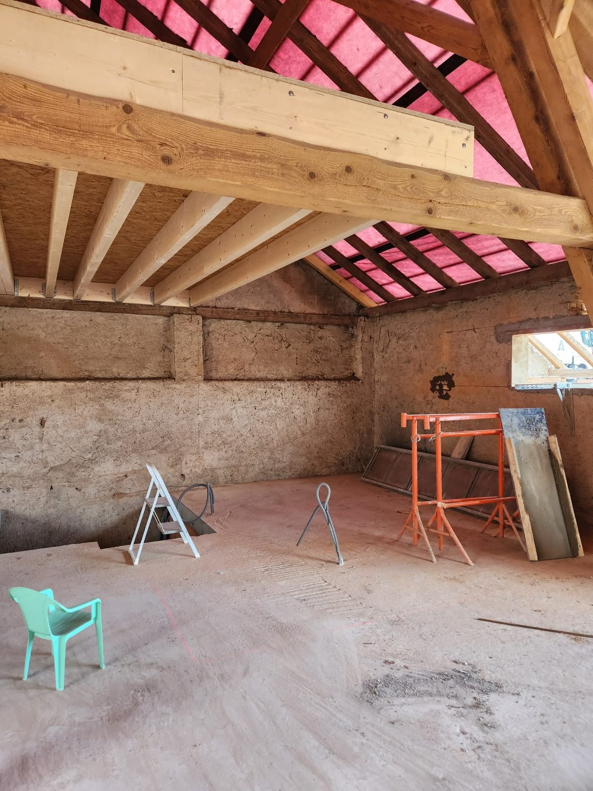 Combles avant travaux de plâtrerie